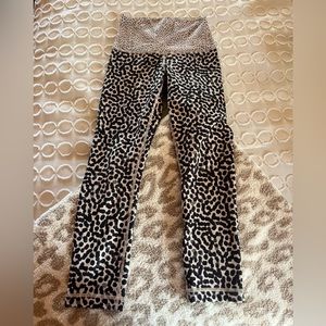 Short lululemon tights